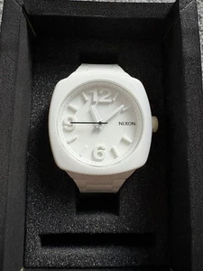 Nixon A625-100 Quartz Watch, Rubber Strap In White -USED + needs working battery - Picture 1 of 5