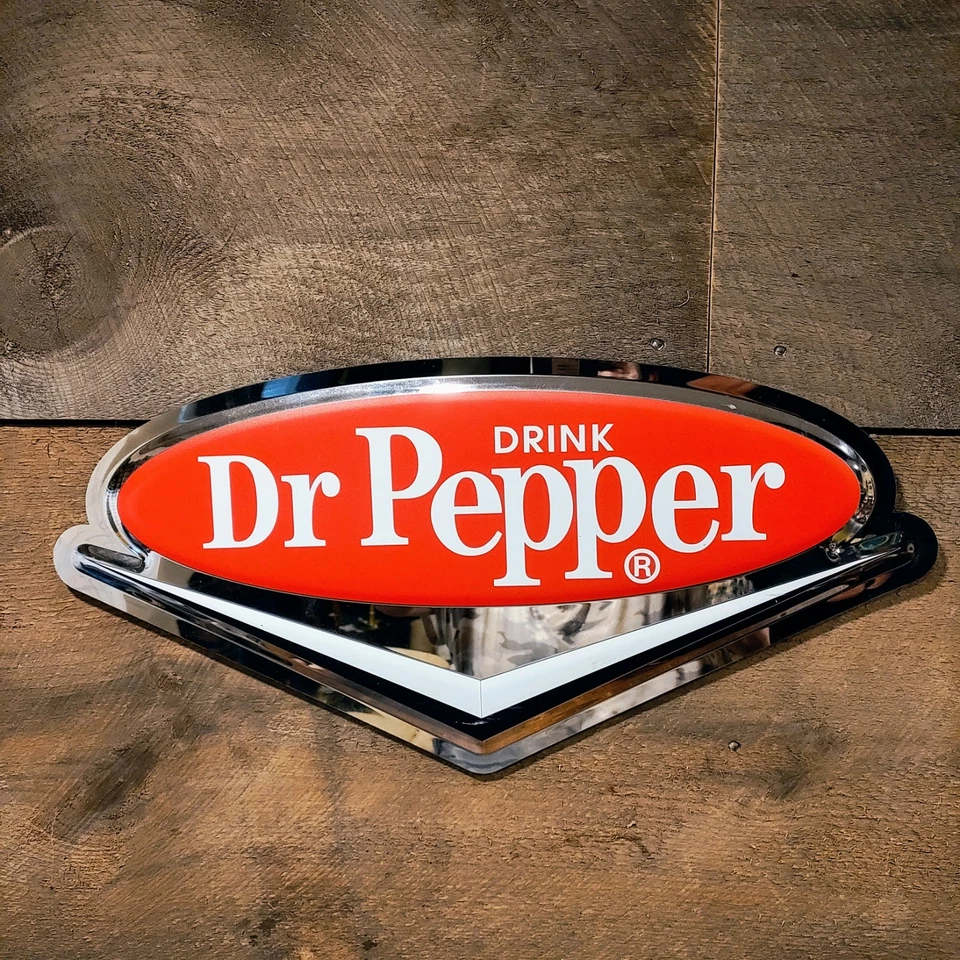 Letrero Chevron Cromo Dr Pepper RARO 23" X 11" L Foto 1 de 4