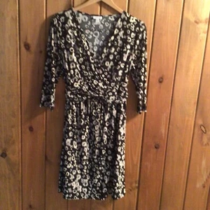 A Pea in the Pod Maternity Ruched Dress with Tie Belt Black/Ivory Print SZ.M EUC - Picture 1 of 6