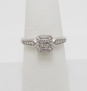 1/4CT Diamond Halo Solitaire Engagement Wedding Bridal Ring Band 10K White Gold - Picture 1 of 11