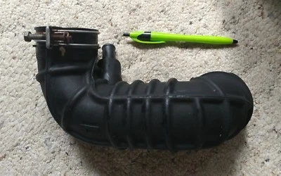 Manguera de admisión de aire frío Xa/Xb SCION 2005 17880-21060C1 usada OEM Foto 1 de 4