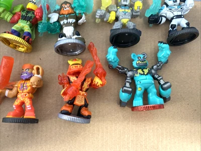 Legends of Akedo Pacote de Colecionadores 9 Figuras de Ação 2 Controles Panda Cyro Boot - Imagem 1 de 4