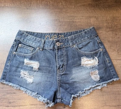 Pantalones cortos Rue 21 para mujer azules tiro alto desgastados 27” cintura corte talla 5/6 usados en excelente estado Foto 1 de 4