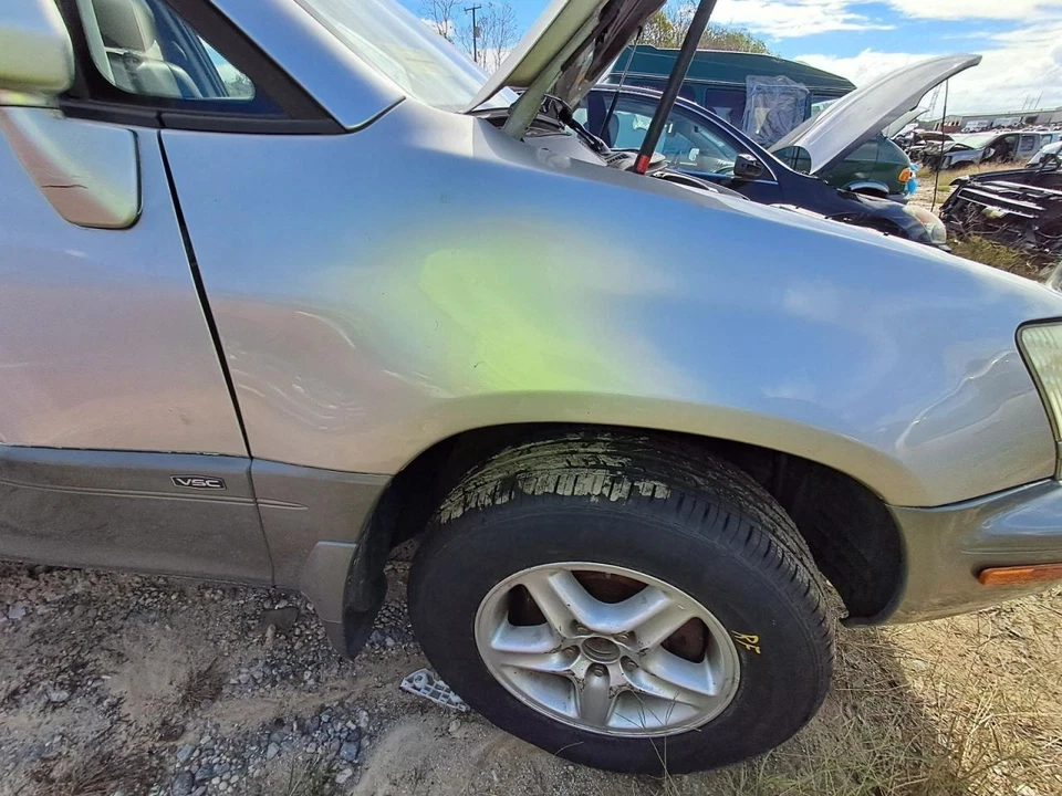 Passenger Right Fender Fits 99-03 LEXUS RX300 2711313 - Image 1 of 4