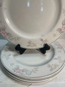 4 Pfaltzgraff Wyndham 10 1/2 Dinner Plates. 1752 - Picture 1 of 6