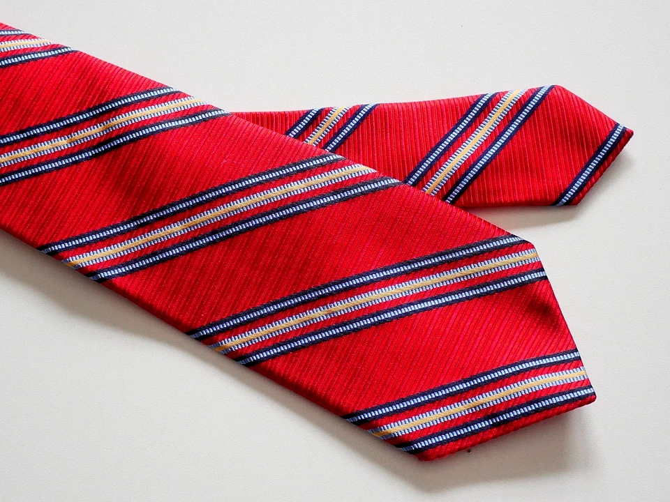 Corbata de seda tejida de regimiento rojo a medida Braemore B Canadá 58" x 3 7/8" hecha a mano Foto 1 de 4