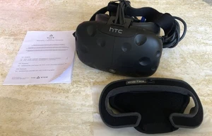 HTC Vive VR Headset with Manual & Cushion - Picture 1 of 8