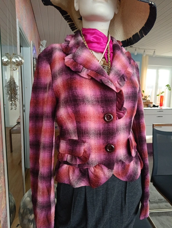 Verspielte Wolljacke mit Rüschen Nolita Spa 44(IT) EU 36 Futter bunt rosa muster - Bild 1 von 4