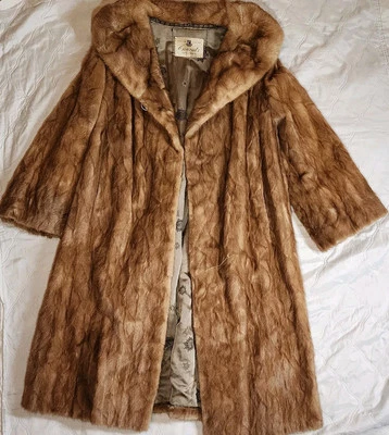 Vintage Mink Fur Coat - Conrad's Rare Brown Raccoon Coat -  42 R  - Image 1 of 4