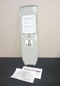 Autobahn LED Cobra Head ATBO-P203-MVOLT-R3-NL-NR 120-277V NIB 70LED - Picture 1 of 12