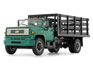CHEVROLET C65 STAKE TRUCK GREEN & BLACK 1/64 DIECAST BY DCP/FIRST GEAR 60-0918 - Picture 1 of 2
