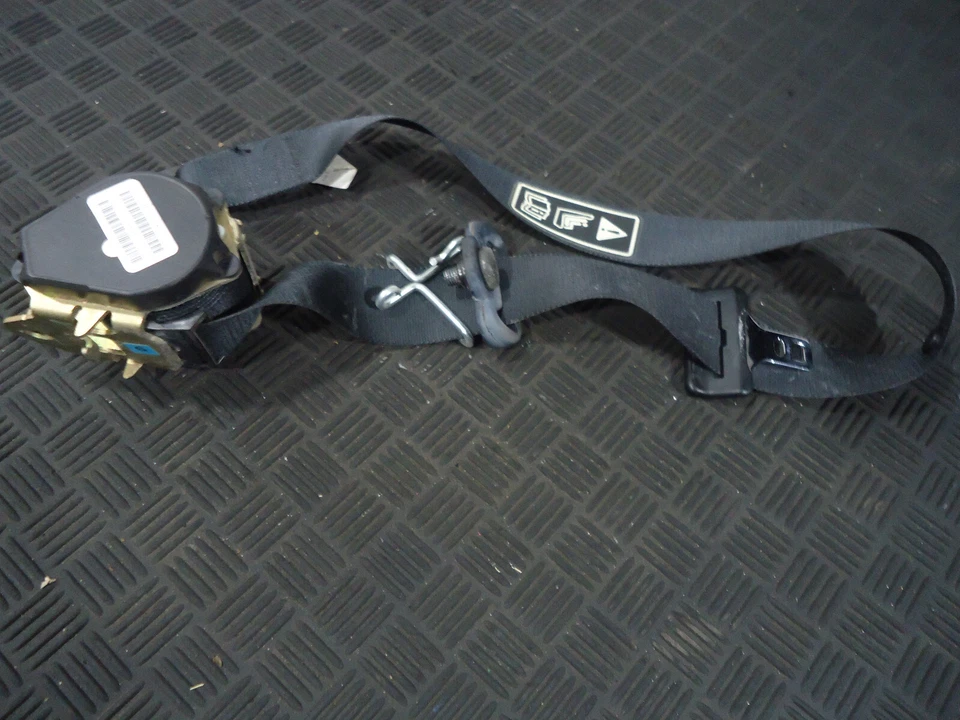 2002 FORD FOCUS SE SEDAN FRONT RIGHT PASSENGER SIDE SEAT BELT Foto 1 de 4