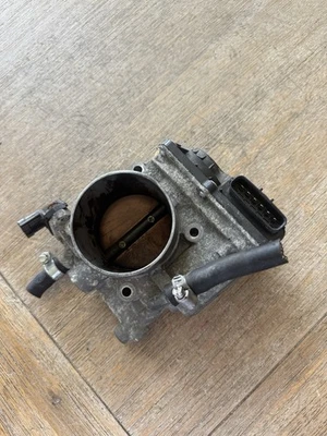 Válvula de carrocería del acelerador Subaru 2005-2009 Outback Forester Impreza Legacy 2,5 L Foto 1 de 4