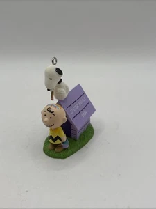 Hallmark Keepsake Ornament Peanuts Easter Beagle Charlie Brown Snoopy 1994 - Picture 1 of 8