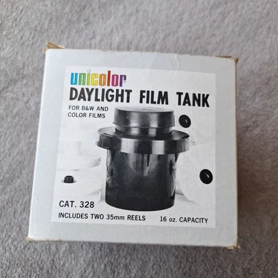 Tanque de desenvolvimento de filme plástico unicolor luz do dia com dois carretéis de filme 35 mm - Imagem 1 de 4