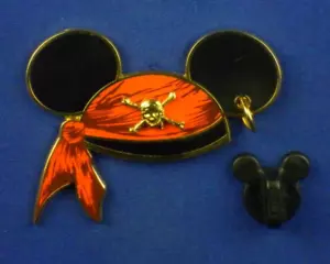 Mickey Pirata Oreja Sombrero Faja Colgante Pendiente Pin-on-Pin Calavera Pin # 47059 - Imagen 1 de 5