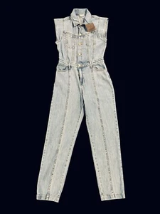 New With Tag Le Lis Women’s Light Denim Jumpsuit Size Small - Picture 1 of 10