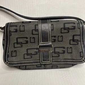 Guess Black Wristlet Purse Wallet Clutch W/strap Zip Magnetic Closure Zip Pouch - Picture 1 of 10