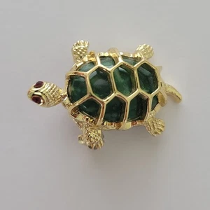 Vintage Gerry's Gold Tone Green Lucite Bead Red Crystal Eyes Turtle Brooch Pin - Picture 1 of 5