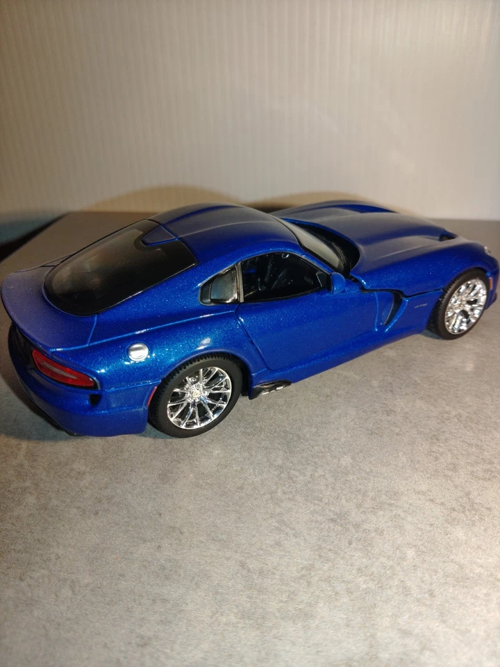 2013 SRT Dodge Viper GTS Maisto специальный выпуск 1:24 * отсутствует 1 боковое зеркало - Изображение 1 из 4