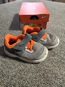 Nike Kids Shoes 599293-004 Gray/Orange Size 6C Toddler In Box - Picture 1 of 7