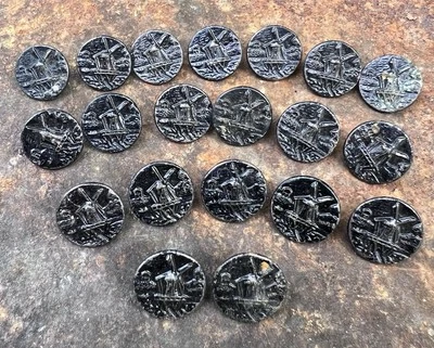 Antiguo juego de 20 botones de molino de viento victoriano de metal y vidrio negro escena holandesa 5/8" Foto 1 de 4