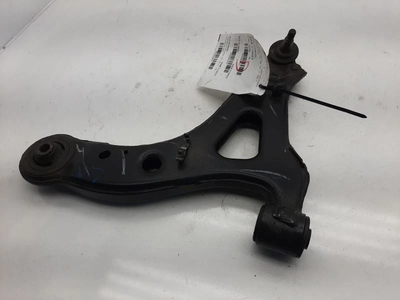 Driver Left Lower Control Arm Front FWD 05-09  PONTIAC MONTANA 15218621 - Image 1 of 4