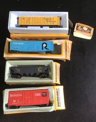 Bachmann HO Scale - Set Of 4 Cars  Rolling Stock (P6) - Image 1 of 4
