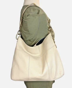 Tommy Hilfiger Pebbled Leather Ivory Hobo Shoulder Bag Purse Heavy Gold Hardware - Picture 1 of 8