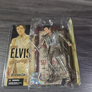 2005 Elvis figure The year in gold by McFarlane Ships In Bubble Mailer - Picture 1 of 17