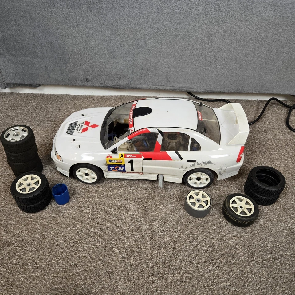 Kyosho GP Landmax 1/8 Nitro Rc Car Mitsubishi Lancer Evolution IV Ralley 4WD - Image 1 of 4