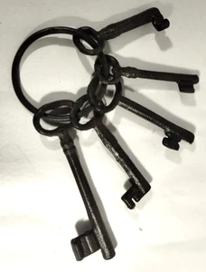 Gusseisen Deko Übergröße 5 Schlüsselanhänger Set groß alt viktorianischer Look Skelett - Bild 1 von 5