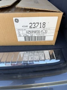 GE 23718 Q250PAR/FL30 CASE OF 12 LIGHTBULBS NEW - Picture 1 of 4