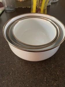Blanco Oro Metal Mixing Nesting Bowls - Set of 3 - Vintage Taiwan , White Gold - Picture 1 of 7