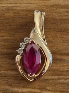 Vtg Estate 14K Yellow Gold Pendant with Marquise Ruby & Diamonds!! 3/4" H! 2 G!! - Picture 1 of 12