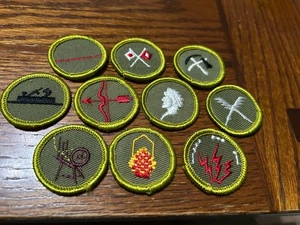 INSIGNIA DE MÉRITO BOY SCOUT TIPO F RADIO TIRO CON ARCO SEÑALIZACIÓN CESTERÍA NEGOCIOS ESCULTURA - Imagen 1 de 2