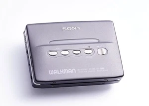 SONY WALKMAN Kassettenspieler WM-EX555 Betrieb bestätigt - Bild 1 von 5