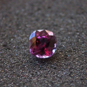 Raro corte cojín certificado alejandrita de 5-7 quilates | Piedra preciosa natural que cambia de color - Imagen 1 de 11