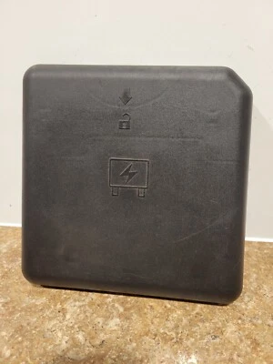 2002 雪佛兰 TAHOE 保险丝盒盖盖 5.3L — 第 1/2 张图片