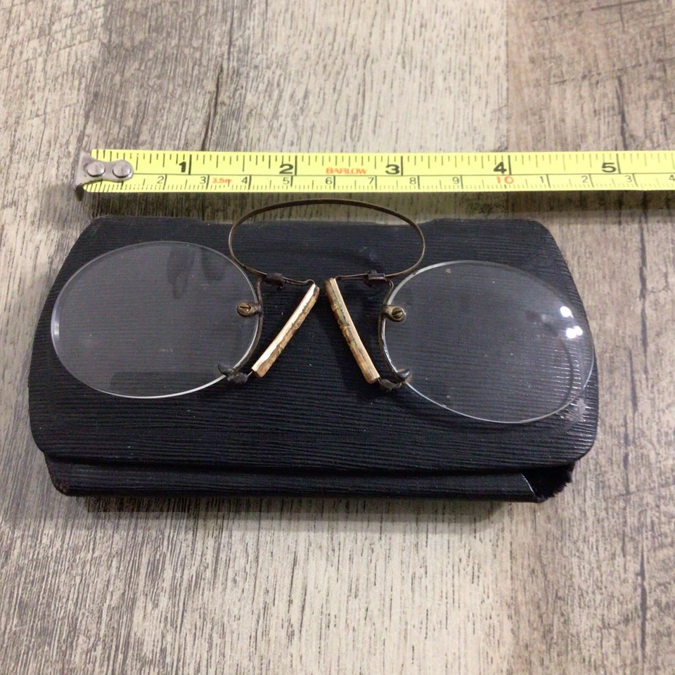 Anteojos antiguos Spring Bridge Pince Nez con estuche Wilhelm Glock Foto 1 de 4