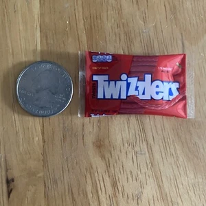 Mini Brand - Strawberry Twizzlers - Picture 1 of 2