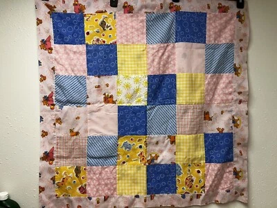 Manta acolchada casera vintage para bebé estilo bloque mecedor caballo/gatos/juguetes 34x34 Foto 1 de 4