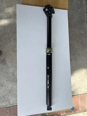 Tija de sillín con cuentagotas granate DVO 150 mm / 31,6 Foto 1 de 4