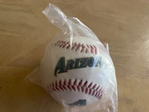 OLDER ARIZONA DIAMONDBACKS TEAM FOTO COLLECTORS NEW SNOW WHITE BALL - Picture 1 of 3