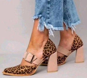 NEW Women Leopard Chunky Heeled Cross Strap Sandals Single Band Buckle Sz 9 / 39 - Picture 1 of 9