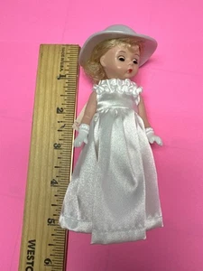 HÜBSCHE Madame Alexander 5" Braut Puppe x McDonalds HAPPY MEAL 2002, GEBRAUCHT - Bild 1 von 9