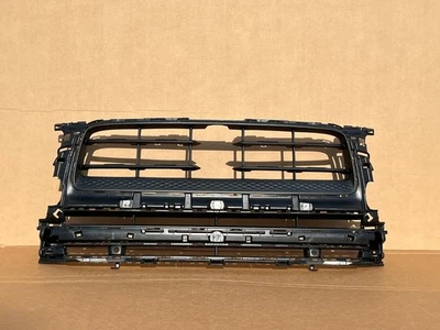 ¡Como nuevo! Parrilla central del radiador del parachoques delantero Porsche Macan 2022-2024 OEM Foto 1 de 4