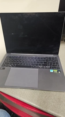 Samsung Galaxy Book4 Ultra Multi-Touch Intel Ultra 9 185H 14ta generación 4070 8 GB RTX Foto 1 de 4