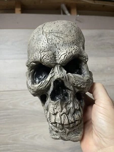 De colección Pascua Ilimitado Halloween Calavera Espeluznante Goma Espuma Prop Mesa 10” - Imagen 1 de 5