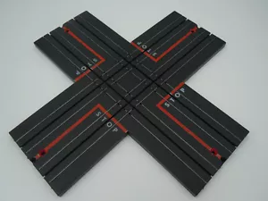 AURORA TJET 2-SPURIGE 4-WEGE-KREUZUNG ~ 1 STCK ROT LACKIERTE LINIEN ~ VN ~ SAUBER - Bild 1 von 2